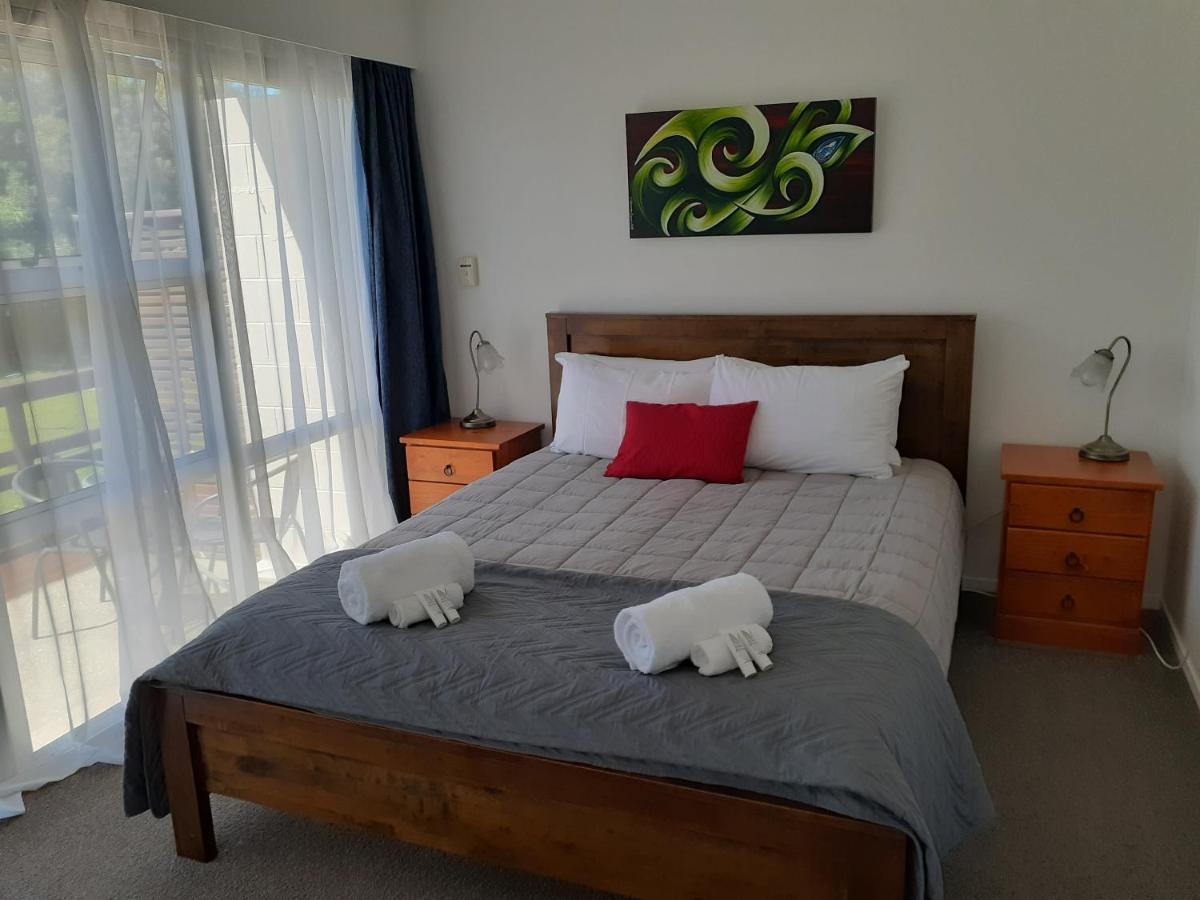 Golden Bay Motel Такака Екстериор снимка