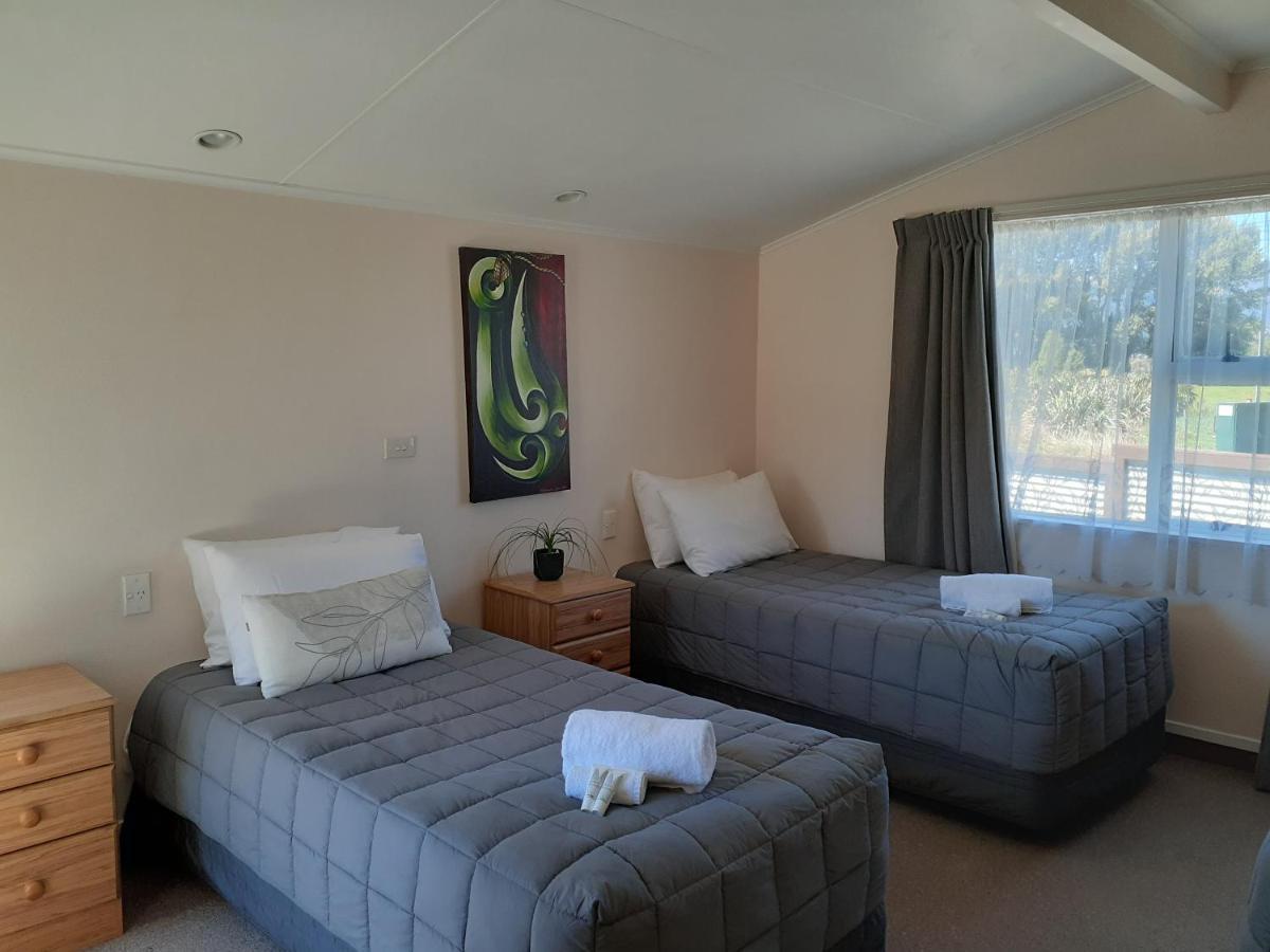 Golden Bay Motel Такака Екстериор снимка