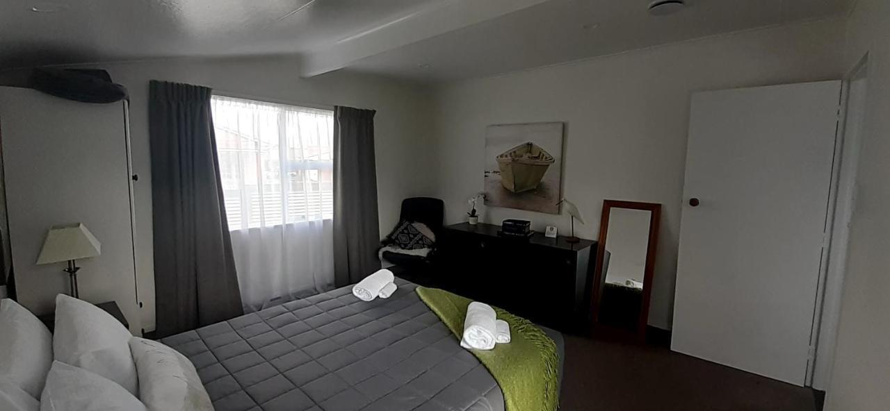 Golden Bay Motel Такака Екстериор снимка