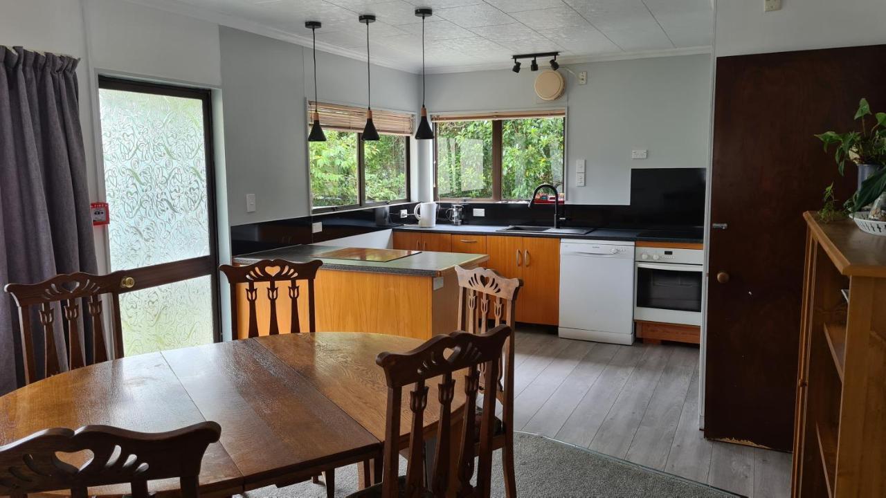 Golden Bay Motel Такака Екстериор снимка
