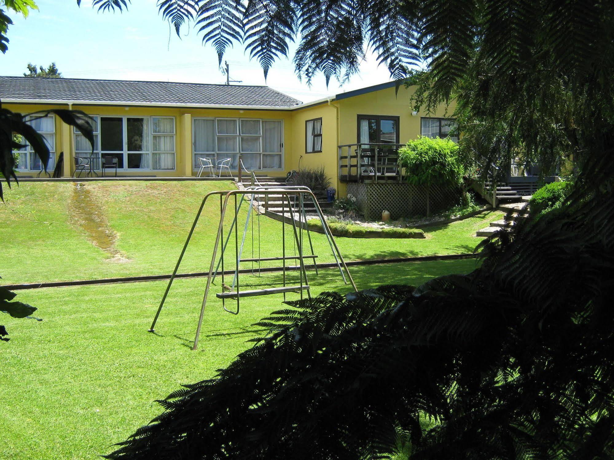 Golden Bay Motel Такака Екстериор снимка